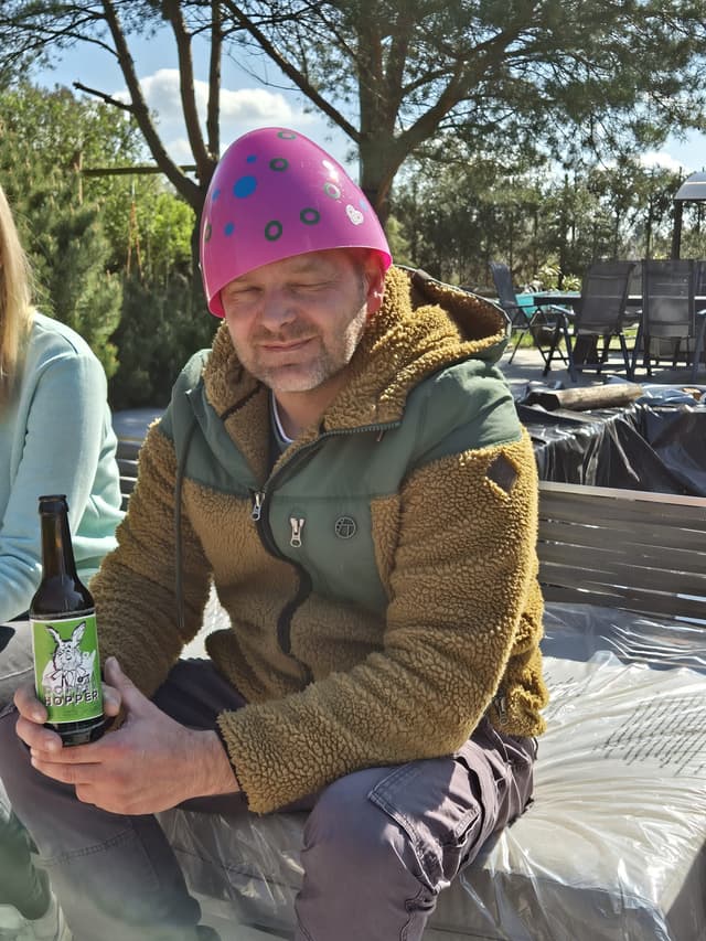 Christian mit pinkem Helm